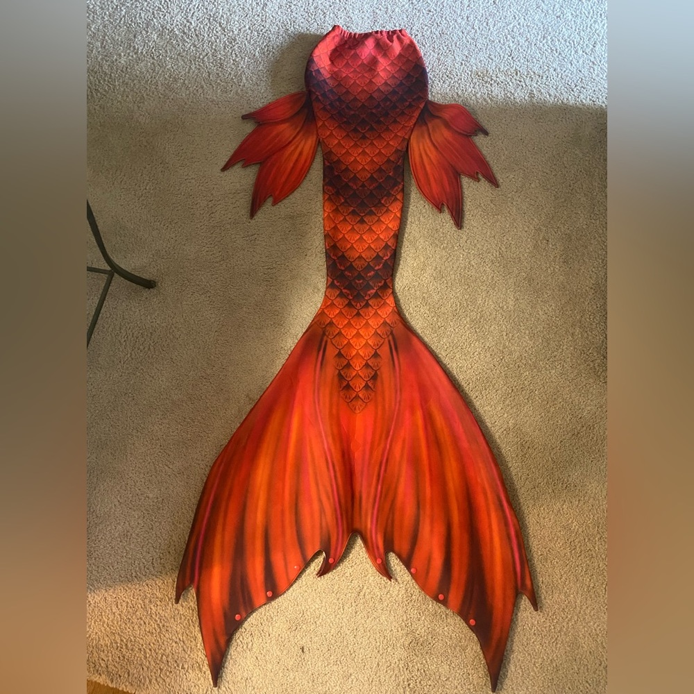 Nereid Studios Autumn Foliage Tail